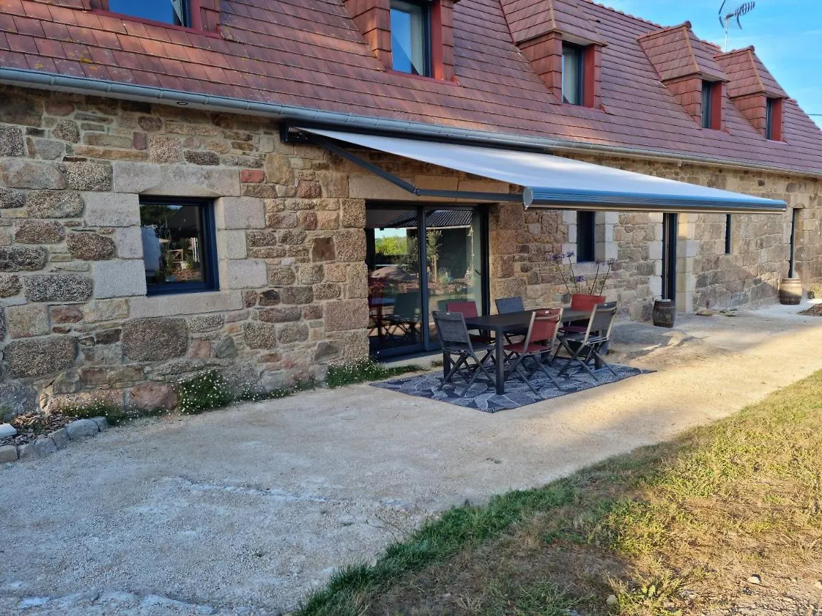 Longere Renovee Sur Les Hauteurs De Perros-Guirec 0*,  France