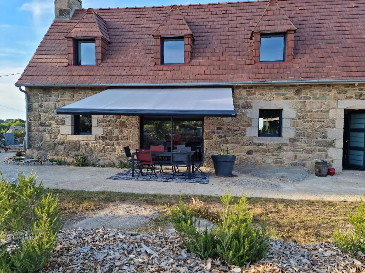 Longere Renovee Sur Les Hauteurs De Perros-Guirec